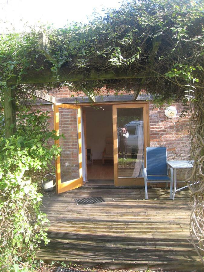 Ralph'S Barn Villa Newport  Exterior foto